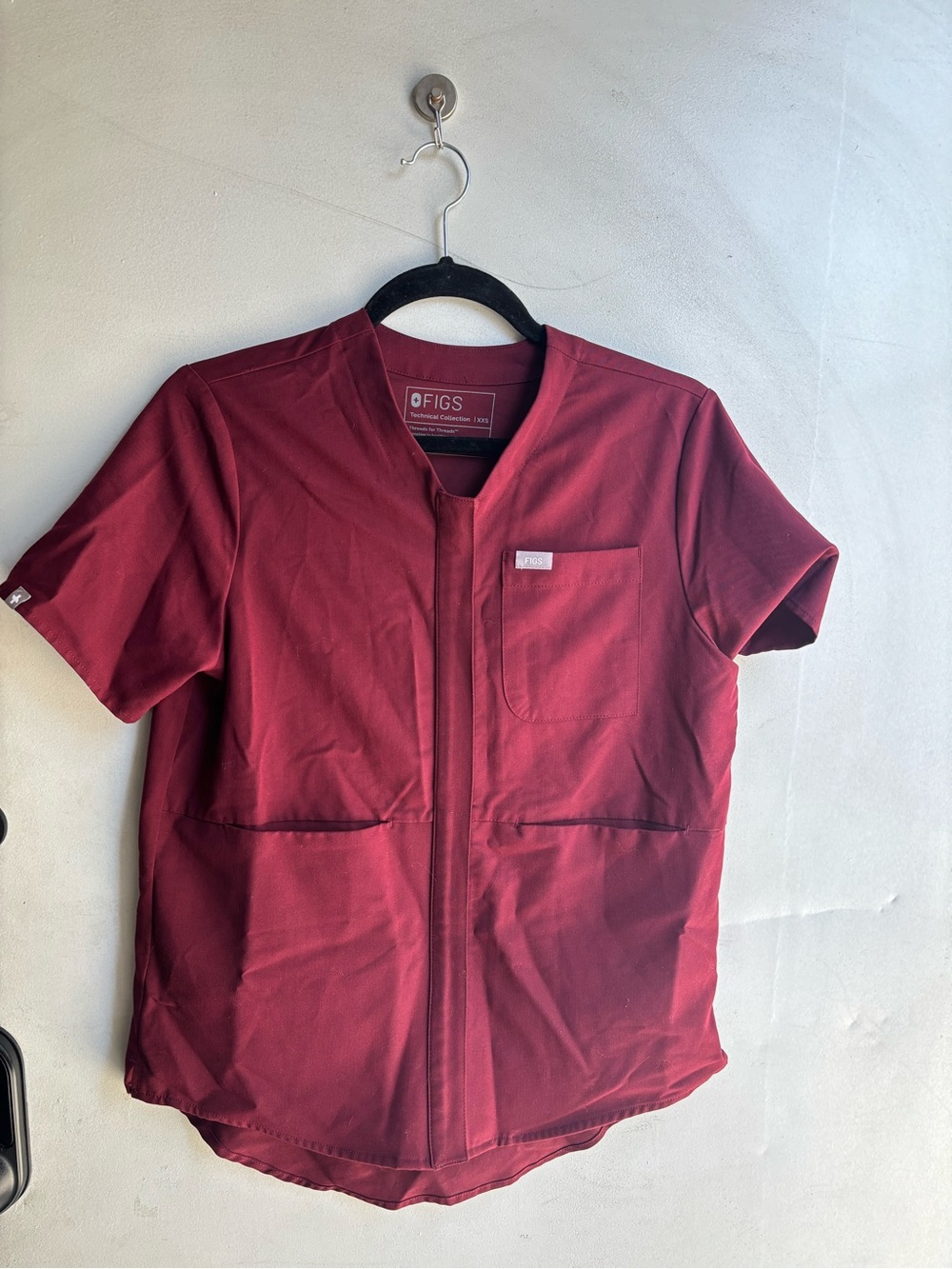 Figs Women’s Short-Sleeve Zip Jacket — Merlot